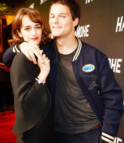 Родила дочь, а он закрутил роман с Акиньшиной? Как расстались Ольга Зуева и Данила Козловский