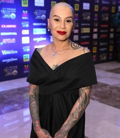 Корреспондент Первого канала Ирина Куксенкова: &laquo;У Наргиз кукушка знатно подтекает&raquo;
