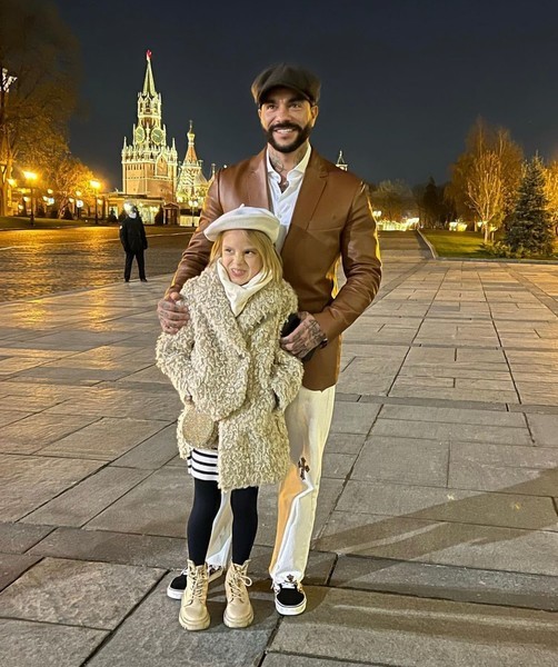 &laquo;Я не завидую папе&raquo;: Симона о будущих конфликтах Тимати с дочерью
