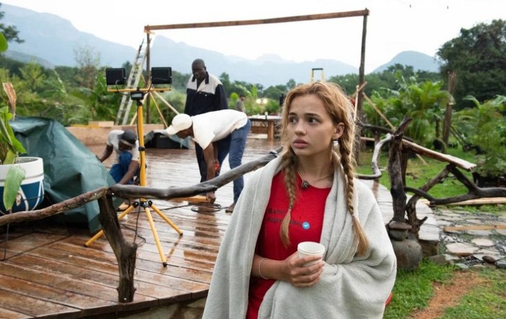 &laquo;Мутят или нет?&raquo;: в Сети обсуждают роман Вали Карна.val и Саши Стоун на шоу &laquo;Звезды в Африке&raquo;