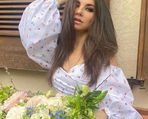 Анна Плетнева: &laquo;Чуть не стала жертвой поклонника. После концерта меня схватил мужчина и начал душить
