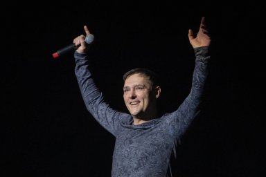 &laquo;Какой народный? Он иностранный артист!&raquo;: пока все просят присвоить звание Шатунову, Лоза протестует