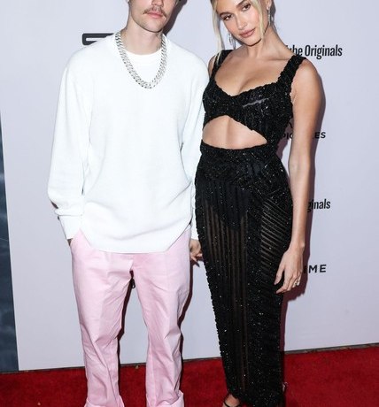 Жену Джастина Бибера увезли в больницу с поражением мозга