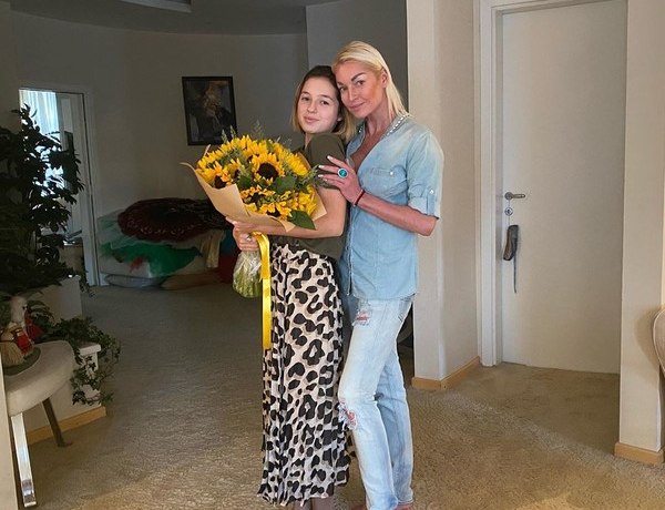 Анастасия Волочкова о жизни дочери с отцом и мачехой: &laquo;Она не может быть там своим ребенком&raquo;