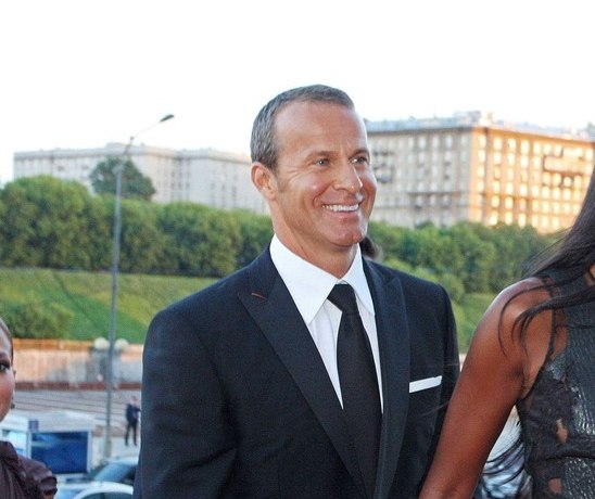 Работает нутрициологом, одевается в масс-маркете. Как живет сестра невесты олигарха Доронина