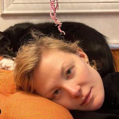 Рената Литвинова извинилась за срыв спектаклей МХТ им. Чехова Рената Литвинова извинилась за срыв спектаклей МХТ им. Чехова