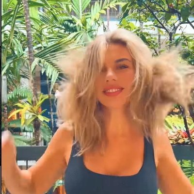 Анна Седокова стала блондинкой