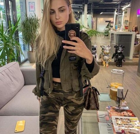 Блогер Ангелина Дубровская рассталась с мужем