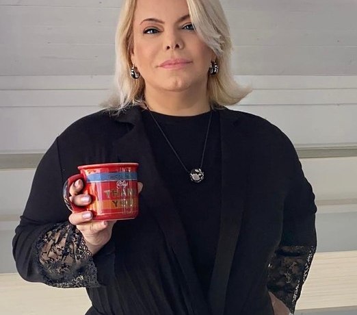 Яна Поплавская: &laquo;Заграничные друзья брызжут слюной, а сами собирают какашки за чужими собаками&raquo;