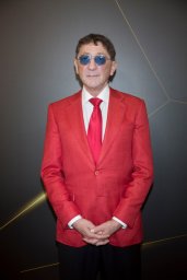 Лепс откровенно о разводе: &laquo;Некрасиво обидел супругу, служившую мне верой и правдой десятилетия&raquo;