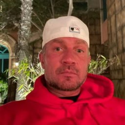 Роману Костомарову ампутировали кисти рук