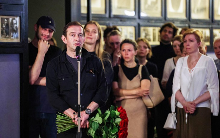 Константин Хабенский и Константин Богомолов проводили в последний путь Сергея Сосновского