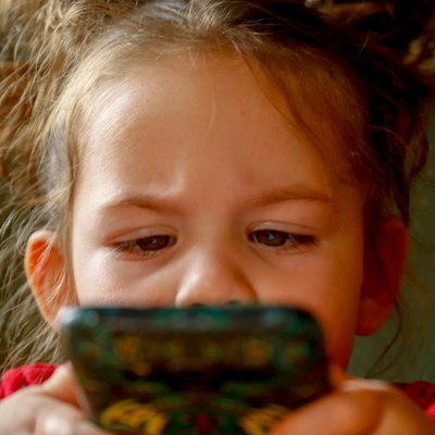 Дети смотрят видео чаще, чем играют в игры Дети смотрят видео чаще, чем играют в игры