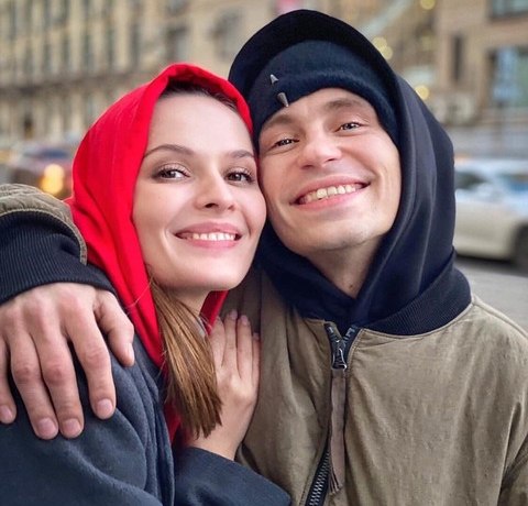 Девушка Александра Головина впервые высказалась о скандале с его внебрачной дочерью