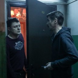 &laquo;Многоэтажку&raquo; с Денисом Никифоровым покажет &laquo;ТВ 1000. Русское кино&raquo;