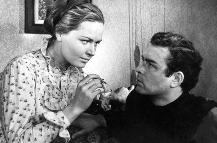 Георгия Епифанцева переехал товарняк, а Кочеткова бросили у метро. Как звезд потопила &laquo;Угрюм-река&raquo;