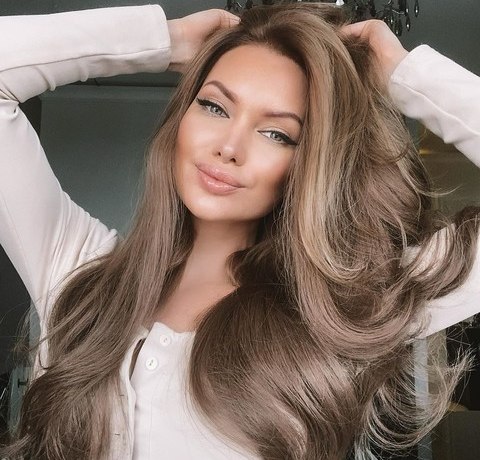 Евгения Феофилактова: &laquo;У блогеров агония. Разыгрывают трусы, машины, резко беременеют&raquo;