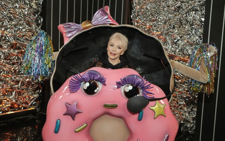 Потрясшая уходом из шоу &laquo;Маска&raquo; Ирина Понаровская о тайне костюма Пончика, травмах и панике за кулис