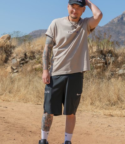 Верещагин угрожает Цою, а Покров рыдает из-за заговоров. Столкновения &laquo;Звезд в Африке&raquo;