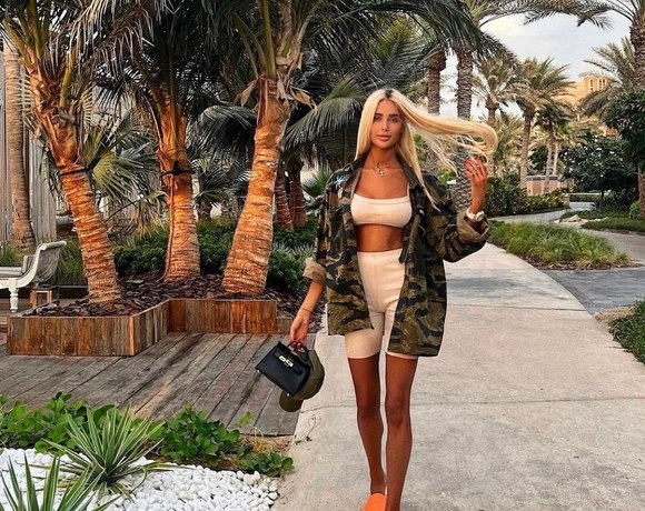 &laquo;Как дорого обходится ему самооценка низкая&raquo;: Саша Дони поиздевалась над новым романом Тимати