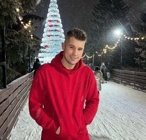 Бывший ухажер Ольги Бузовой устроил румтур по своей новой квартире