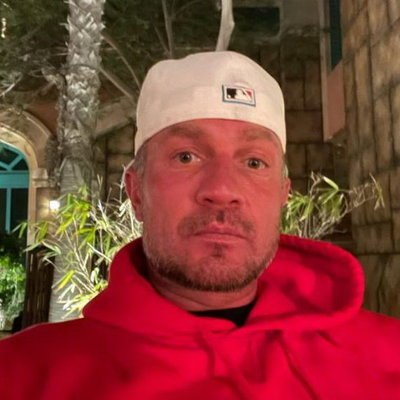 Роман Костомаров попал в реанимацию с пневмонией