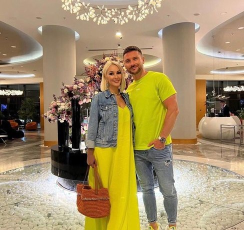 «Плюс 8 кг за один день? Ну ты и жрешь!»: милая переписка Леры Кудрявцевой и Сергея Лазарева «Плюс 8 кг за один день? Ну ты и жрешь!»: милая переписка Леры Кудрявцевой и Сергея Лазарева