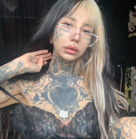 Неделю лежала мертвой, три раза просила себя убить: подробности смерти порноактрисы Гришман