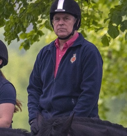 Сын Елизаветы II откупился от жертвы изнасилования крупной суммой денег