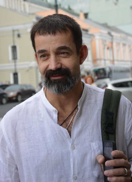 Дмитрий Певцов об уехавших звездах: &laquo;Баба с возу &ndash; кобыле легче&raquo;