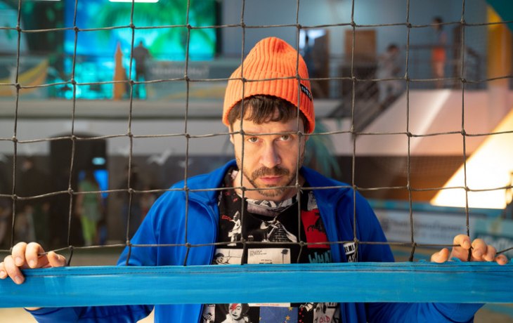 Грубиян Деревянко, чудаковатый Лагашкин: первые кадры нового сезона сериала &laquo;Дылды&raquo;