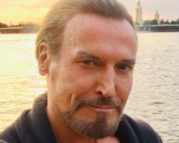 Джигурду встретили с овациями, а Водонаеву с удовольствием выгнали. Шоу &laquo;Звезды в Африке&raquo; потрясает