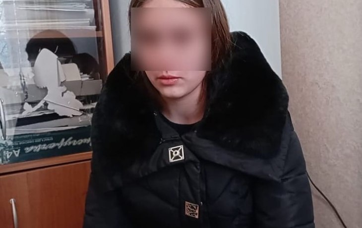 &laquo;Закончит жизнь в тюрьме&raquo;: соседи описали 14-летнюю девочку и ее парня, зарезавших семью под Омском