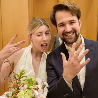 Средняя дочь Валерия Меладзе вышла замуж Средняя дочь Валерия Меладзе вышла замуж