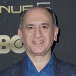 Сэм Мендес и Армандо Ианнуччи снимут пилотную серию сериала о создании фильмов о супергероях