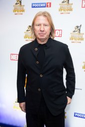 &laquo;Умер&raquo; для Киркорова, судился с Самбурской, задел Шаляпина. С кем скандалил Виктор Дробыш