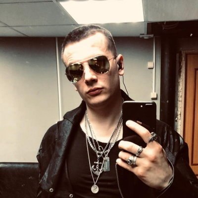 Юрий Николаенко расскажет про «Жизнь дебила» на осеннем концерте Юрий Николаенко расскажет про «Жизнь дебила» на осеннем концерте