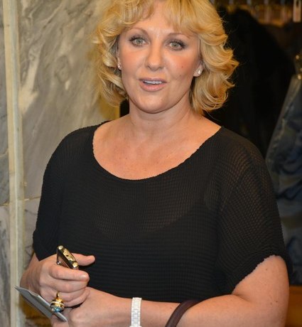 Елена Яковлева не может вывезти тело отца с Украины, чтобы похоронить