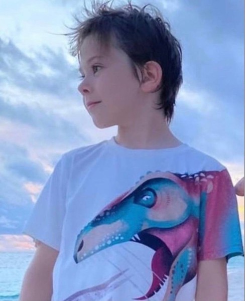 Наследник артистки уже заметно подрос