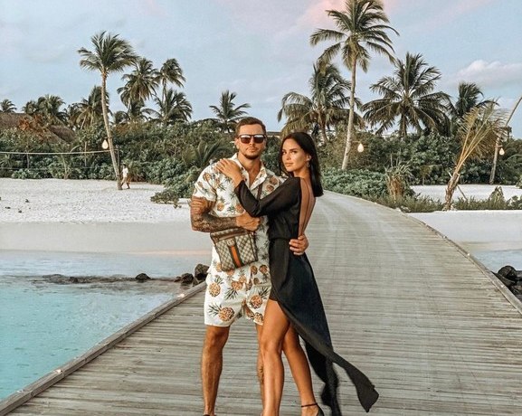 Антон Гусев и Виктория Романец нежатся на кубинских пляжах после слухов о разводе
