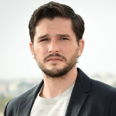 Наоми Скотт отправится на поиски любви с Китом Харингтоном и Джереми Айронсом