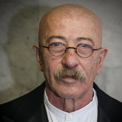 Александр Розенбаум покажет, как «Упереться, не сломаться...» Александр Розенбаум покажет, как «Упереться, не сломаться...»