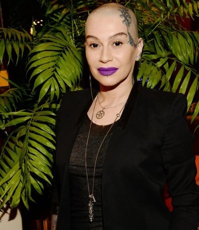 Не сбежал! Наргиз Закирова увезла молодого мужа за границу