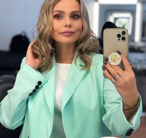 &laquo;Он мне позвонил и наехал&raquo;: Ксения Новикова рискует остаться без загородного дома из-за бывшего