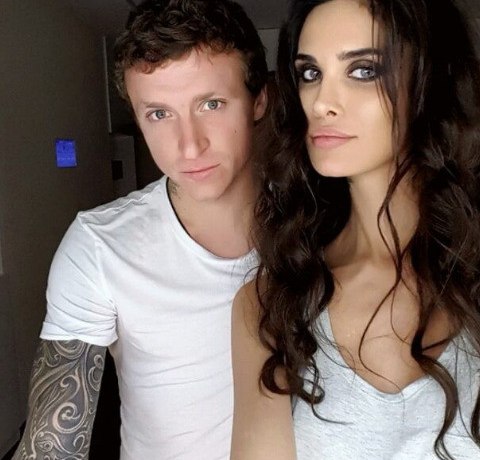 Не помнит, как выглядит? Алана Мамаева пожаловалась на неудачный подарок Павла для дочери