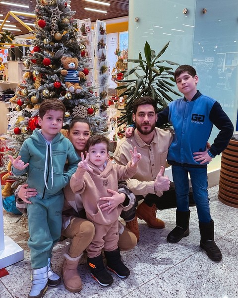 Супруги познакомились на съемочной площадке реалити