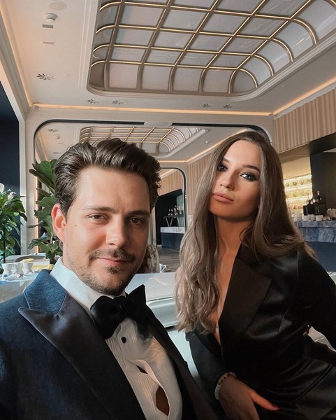 Предыдущие отношения Милоша закончились скандалом