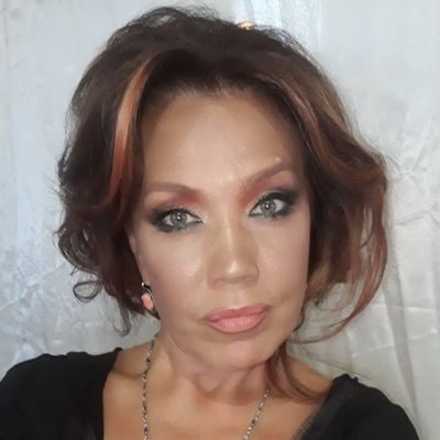 Азиза собирается переехать из России в Китай