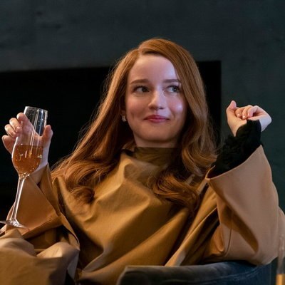 На Netflix подали в суд из-за сериала &laquo;Изобретая Анну&raquo;