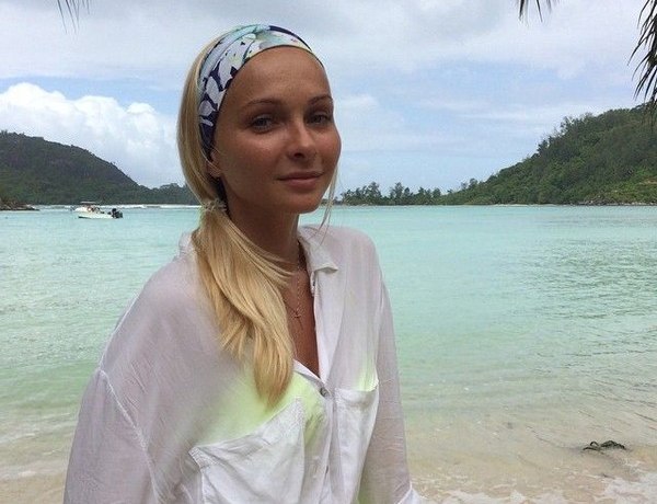 Наталья Варвина вывезла родственников в шикарный отпуск и показала двухэтажную виллу на Самуи